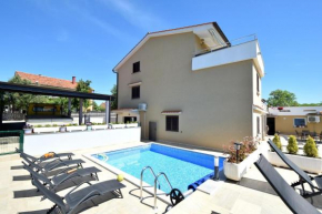 Apartments Zrinka